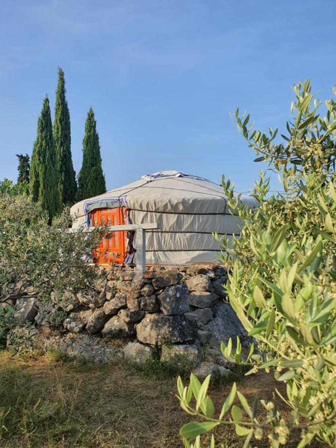 Ferienwohnung Lovrini Dvori Brusici Exterior foto